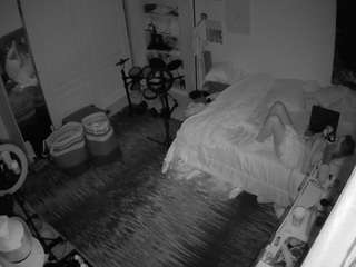 voyeurcam-hornyhostel-02