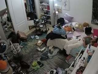 voyeurcam-hornyhostel-02