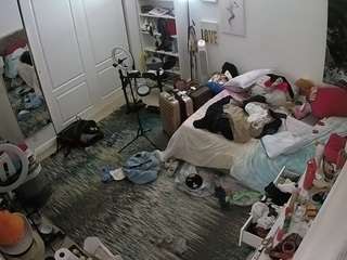 voyeurcam-hornyhostel-02