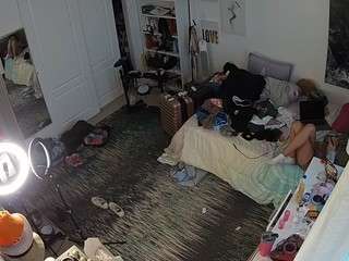 voyeurcam-hornyhostel-02