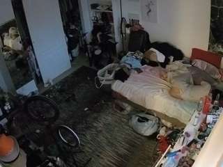 voyeurcam-hornyhostel-02