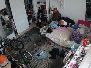 voyeurcam-hornyhostel-02
