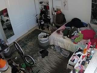 voyeurcam-hornyhostel-02