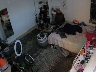 voyeurcam-hornyhostel-02