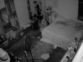 voyeurcam-hornyhostel-02