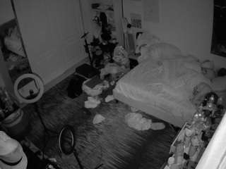 voyeurcam-hornyhostel-02