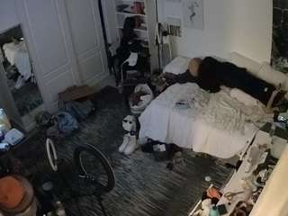 voyeurcam-hornyhostel-02