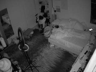 voyeurcam-hornyhostel-02