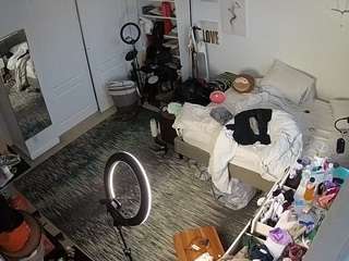 voyeurcam-hornyhostel-02