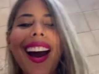 Live webcam model jennermd on Soda Cams