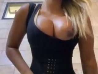 Live webcam model jennermd on Soda Cams