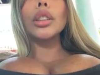 Live webcam model jennermd on Soda Cams