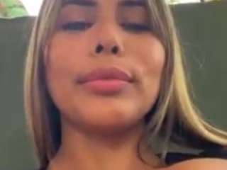 Live webcam model jennermd on Soda Cams