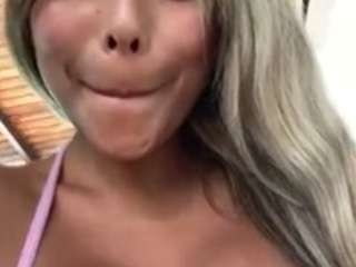 Live webcam model jennermd on Soda Cams