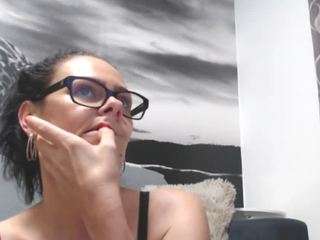andreeaboobs live on CamSoda