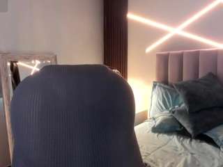 le modèle veronicalanz est en webcam porno dans un show sur le site camsoda, il possède les tags suivants: amateur,shaved,massage,mature,milf,naked,natural,no drinking,no smoking,oil,shaved-pussy,living room,solo,spank,squirter,strip,striptease,tease,voyeur,wet