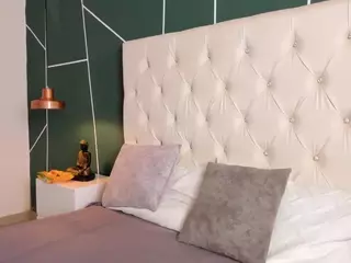 VERONICA's Live Sex Cam Show
