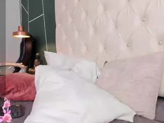 VERONICA's Live Sex Cam Show
