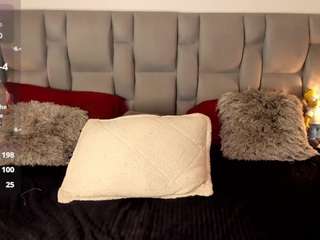 Nickytouse live sex
