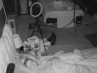 voyeurcam-baileybase-room
