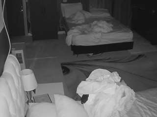 voyeurcam-baileybase-room