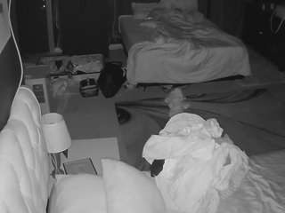 voyeurcam-baileybase-room
