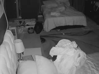 voyeurcam-baileybase-room