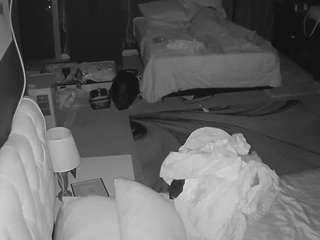 voyeurcam-baileybase-room