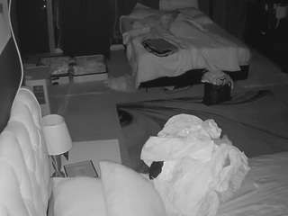 voyeurcam-baileybase-room