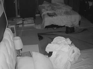 voyeurcam-baileybase-room