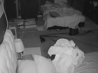 voyeurcam-baileybase-room