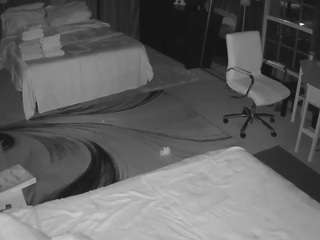 voyeurcam-baileybase-room