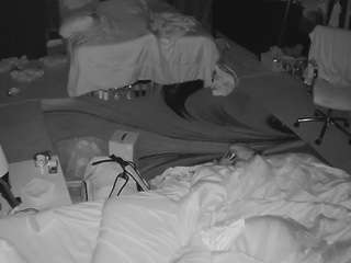 voyeurcam-baileybase-room