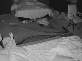 voyeurcam-baileybase-room