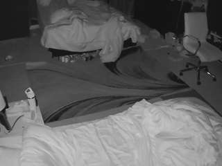 voyeurcam-baileybase-room