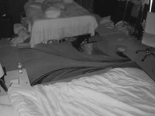 voyeurcam-baileybase-room