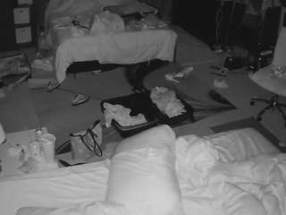 voyeurcam-baileybase-room