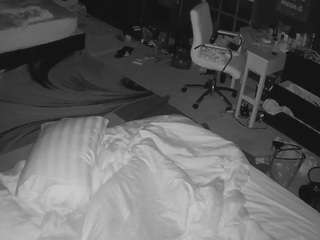 voyeurcam-baileybase-room