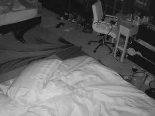 voyeurcam-baileybase-room