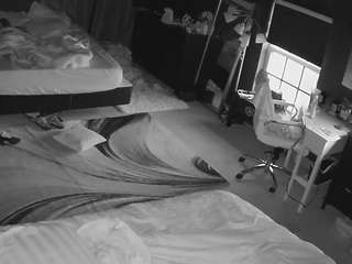 voyeurcam-baileybase-room
