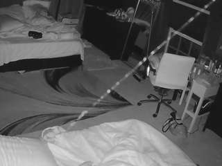 voyeurcam-baileybase-room