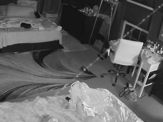 voyeurcam-baileybase-room