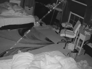 voyeurcam-baileybase-room