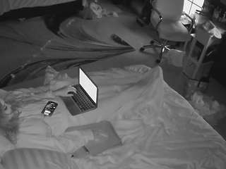 voyeurcam-baileybase-room