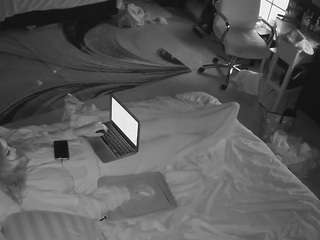 voyeurcam-baileybase-room