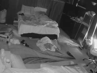 voyeurcam-baileybase-room