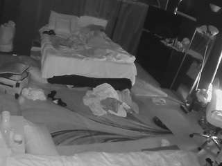 voyeurcam-baileybase-room