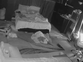 voyeurcam-baileybase-room