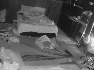 voyeurcam-baileybase-room