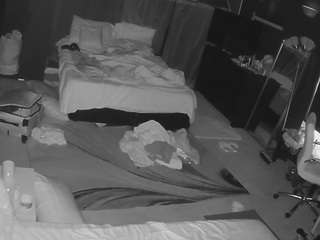 voyeurcam-baileybase-room
